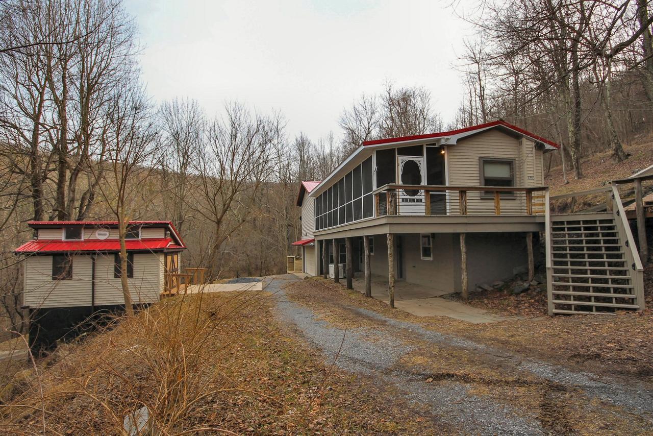 Red Roof Mountain Cabin With Starlink Internet! Stanley Exterior photo